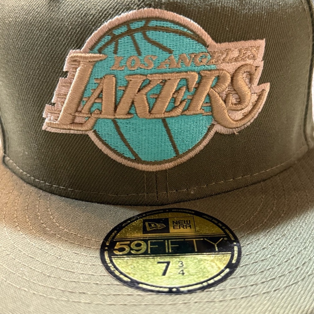 New Era Los Angeles Lakers Olive Cap size 7 3/4